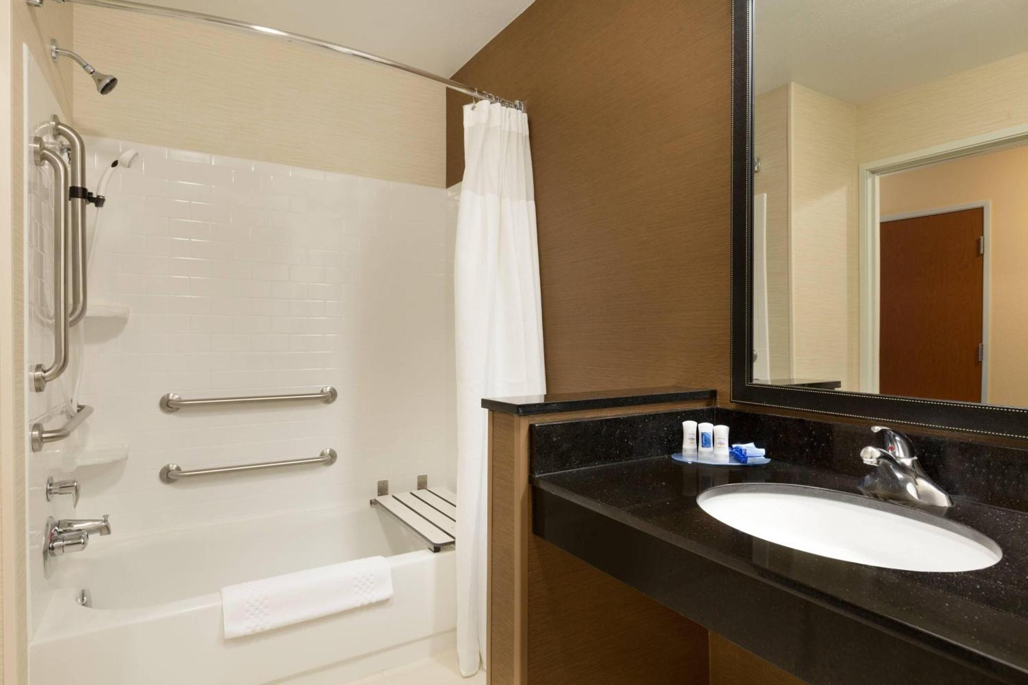 Fairfield Inn & Suites Bismarck South Dış mekan fotoğraf